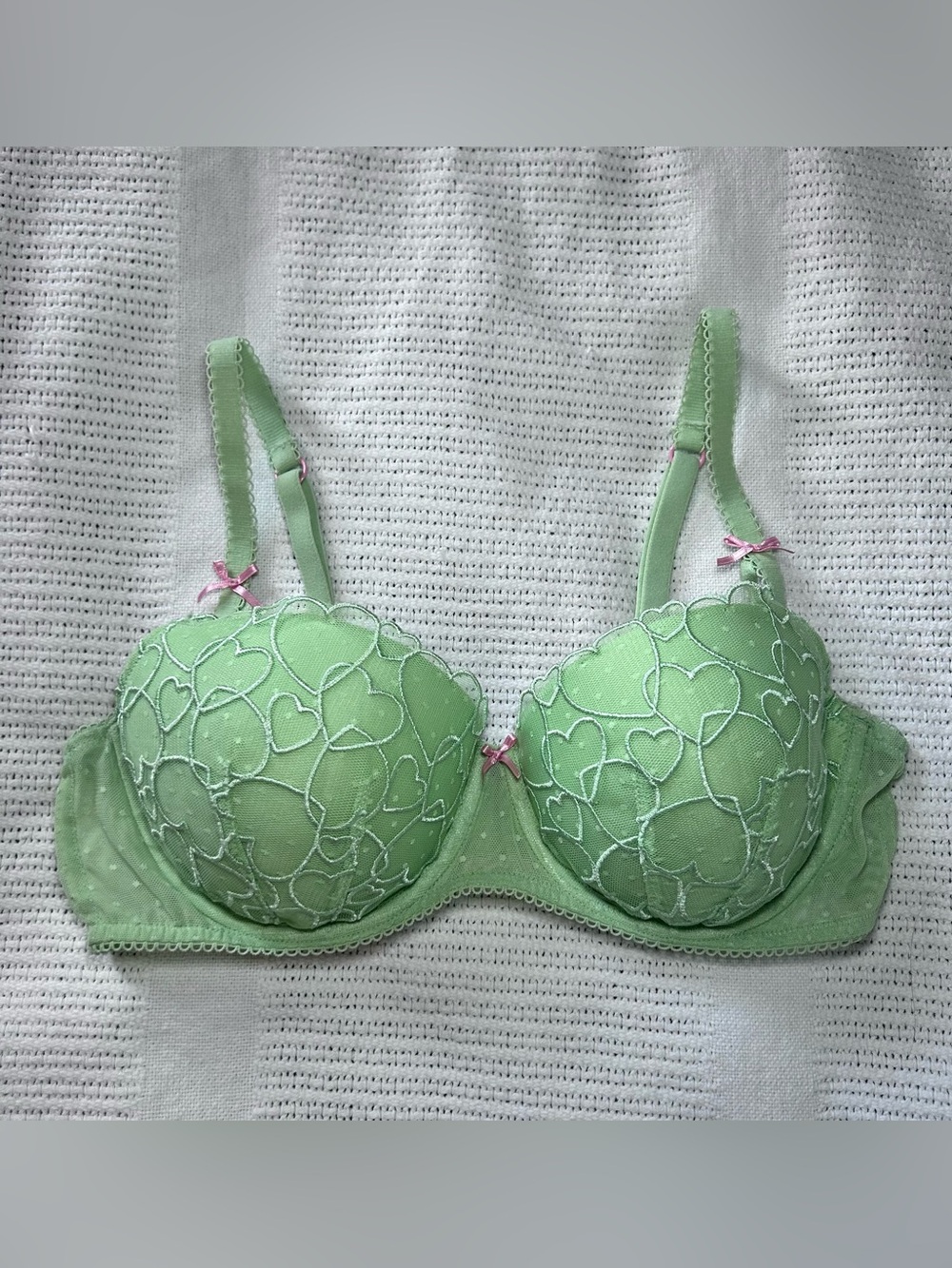 Victoria’s Secret Pink Wink Lightly Lined Balconette Bra 36C Green Heart Embroid